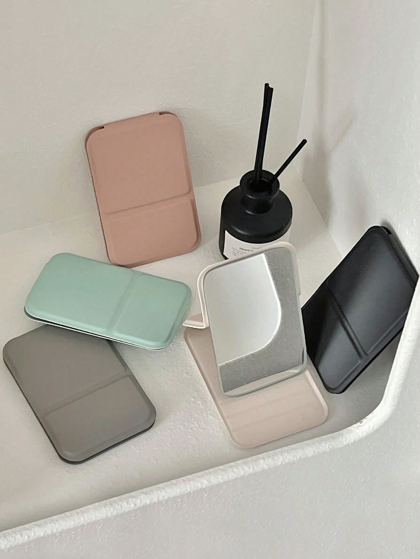 携帯用折りたたみミニメイクアップミラーセット 1/5個入り  - Beauty Makeup Salon のレビューと価格