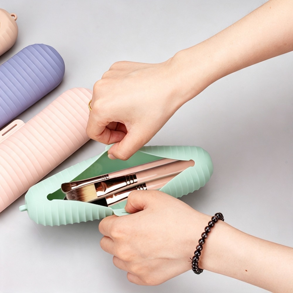ポータブルシリコン製メイクブラシホルダーケース、旅行に便利な - Beauty Makeup Case のレビューと価格